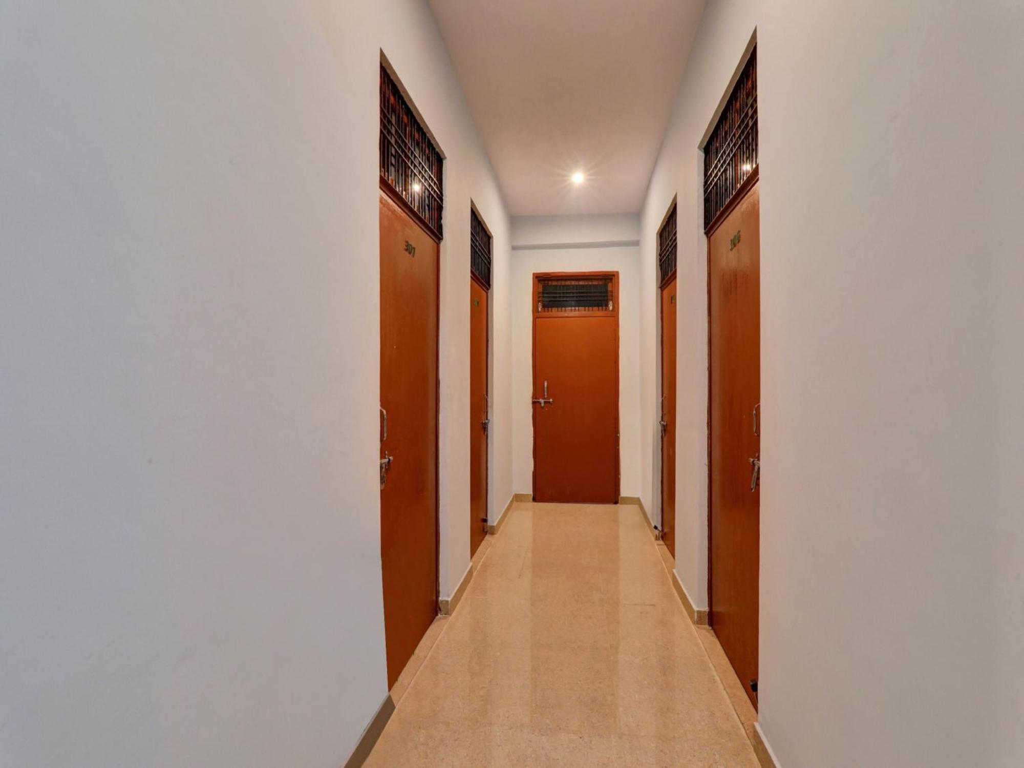 Hotel O Aradhya Galaxy Bhauli Екстер'єр фото